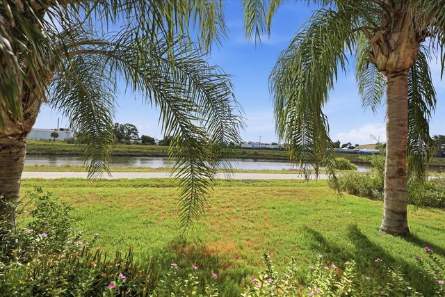 210 RIO TERRA, Venice, FL 34285