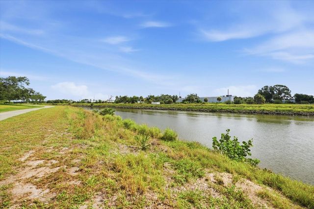 210 RIO TERRA, Venice, FL 34285