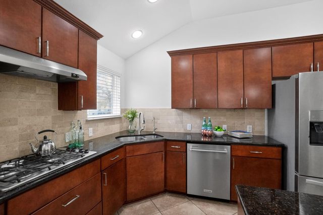 591 Middle CRK, Buda, TX 78610