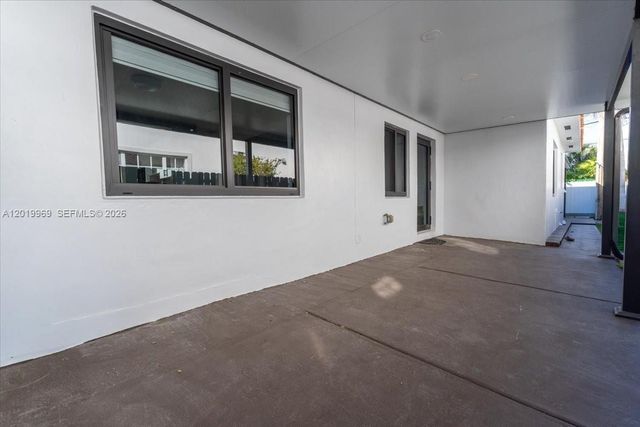 3297 SW 26th St, Miami, FL 33133