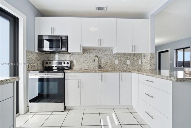 3297 SW 26th St, Miami, FL 33133
