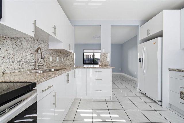 3297 SW 26th St, Miami, FL 33133