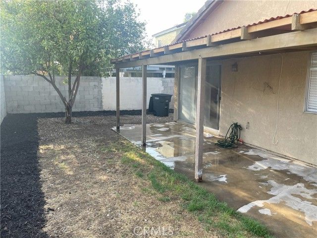 1996 Date Tree Road, Colton, CA 92324