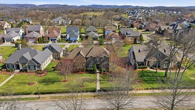 2616 Sporting Hill Bridge Rd, Thompsons Station, TN 37179