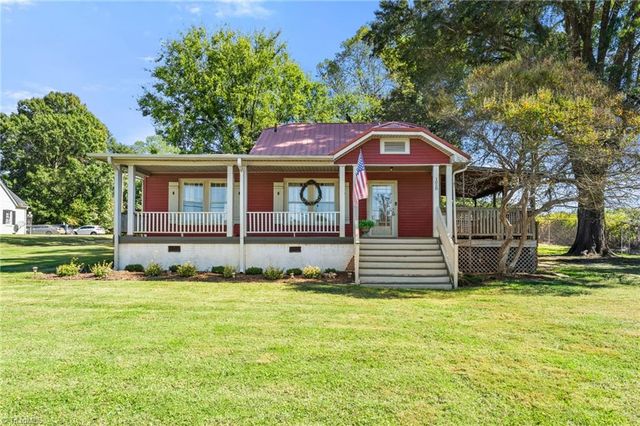 1058 Main Street, Walnut Cove, NC 27052