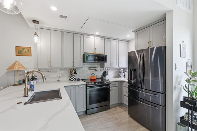 4517 Holland Avenue 109, Dallas, TX 75219