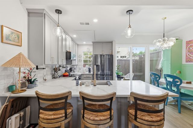 4517 Holland Avenue 109, Dallas, TX 75219
