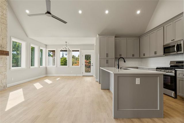 4224 Abbey Park Drive, Edmond, OK 73025