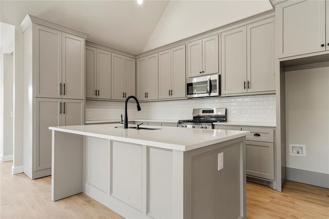 4224 Abbey Park Drive, Edmond, OK 73025