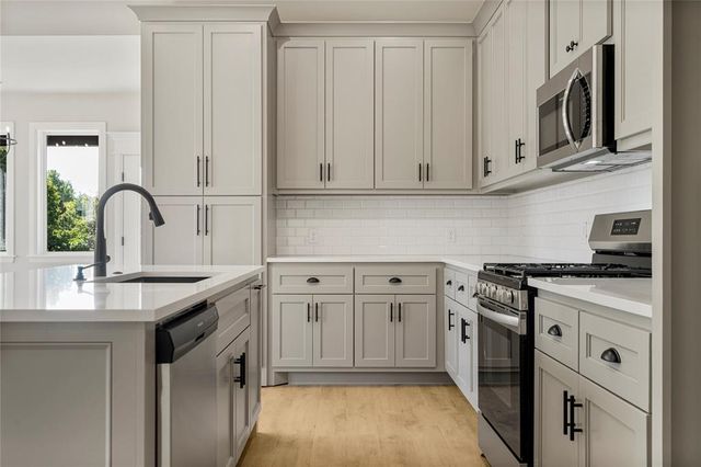 4224 Abbey Park Drive, Edmond, OK 73025