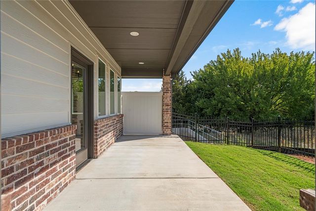 4224 Abbey Park Drive, Edmond, OK 73025