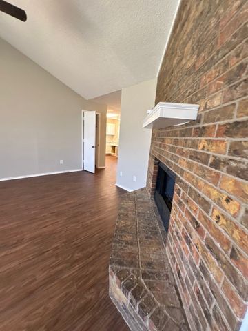 441 Signal Hill Court N 443, Fort Worth, TX 76112