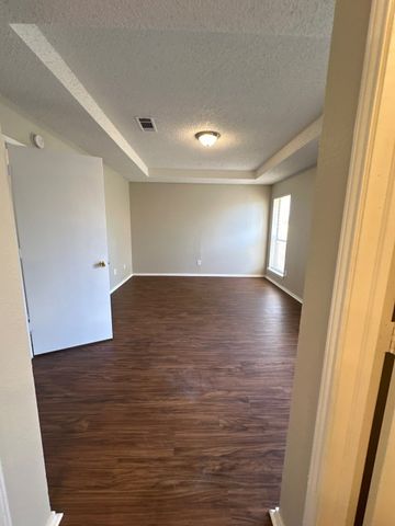 441 Signal Hill Court N 443, Fort Worth, TX 76112