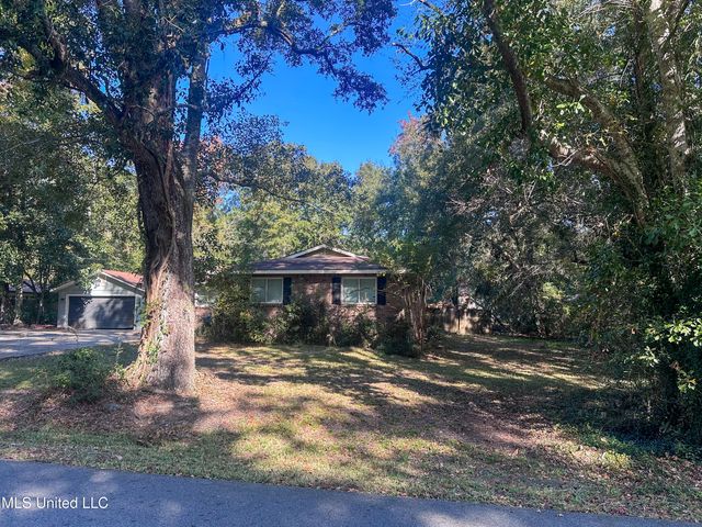 9500 Marina Avenue, Ocean Springs, MS 39564