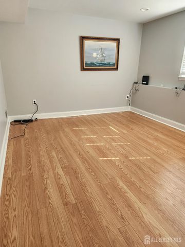 71 Rodak Circle, Edison, NJ 08817
