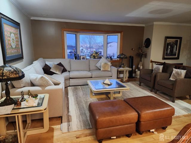 71 Rodak Circle, Edison, NJ 08817