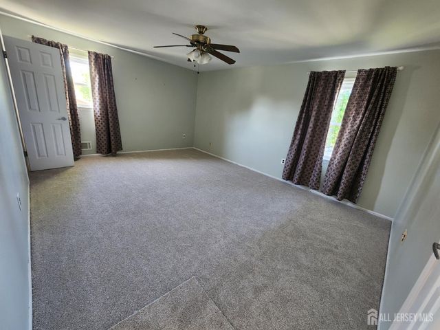 71 Rodak Circle, Edison, NJ 08817