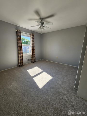 71 Rodak Circle, Edison, NJ 08817