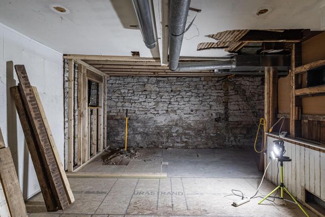 1027 6th STREET S, La Crosse, WI 54601