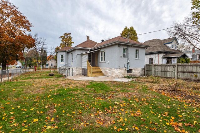 1027 6th STREET S, La Crosse, WI 54601