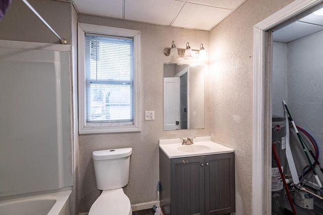 1027 6th STREET S, La Crosse, WI 54601