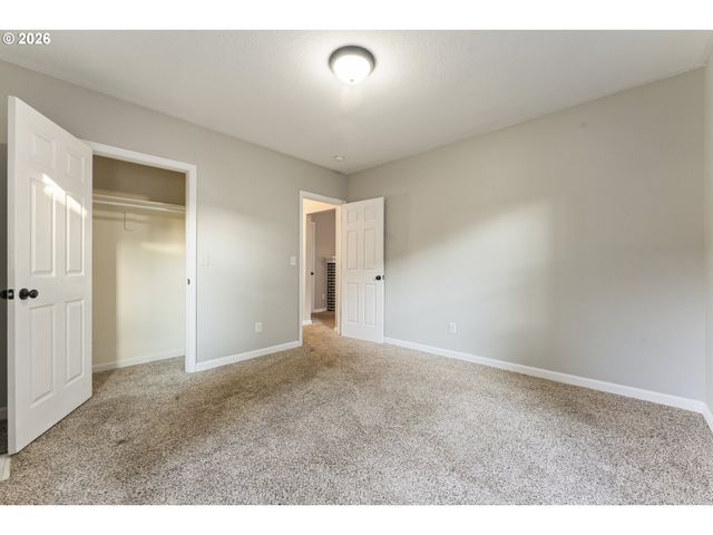 900 W 16TH St, Vancouver, WA 98660