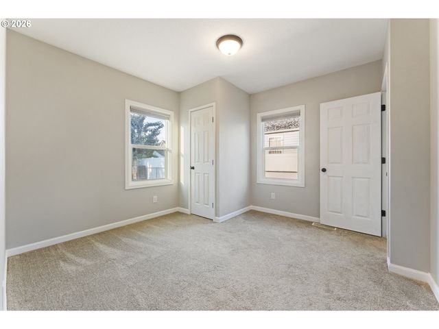 900 W 16TH St, Vancouver, WA 98660