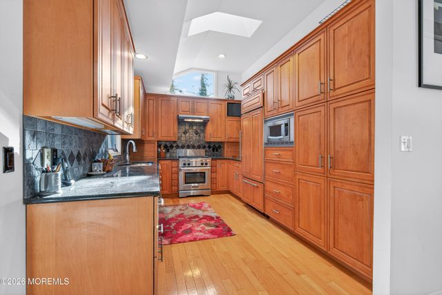 184 Smithburg Road, Manalapan, NJ 07726