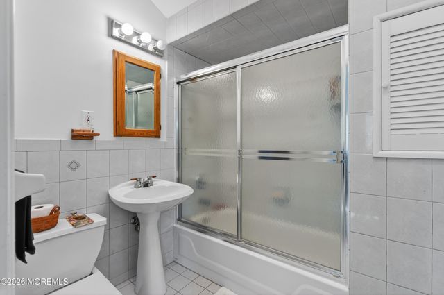 184 Smithburg Road, Manalapan, NJ 07726