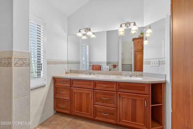 184 Smithburg Road, Manalapan, NJ 07726