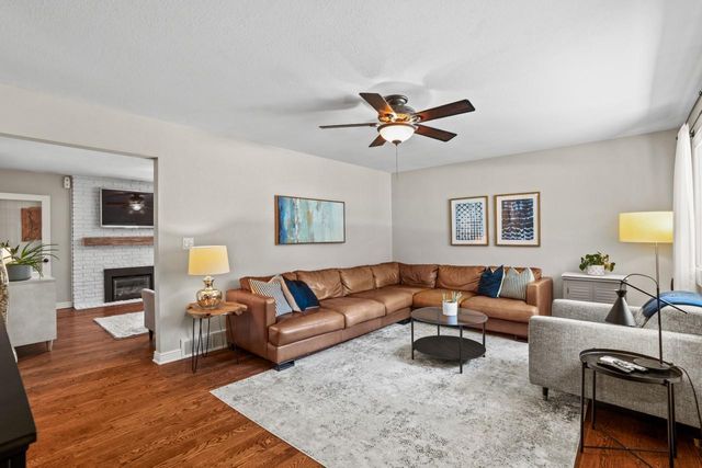 6876 S 109th STREET, Franklin, WI 53132