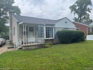 31605 Folkstone Drive, Farmington, MI 48336