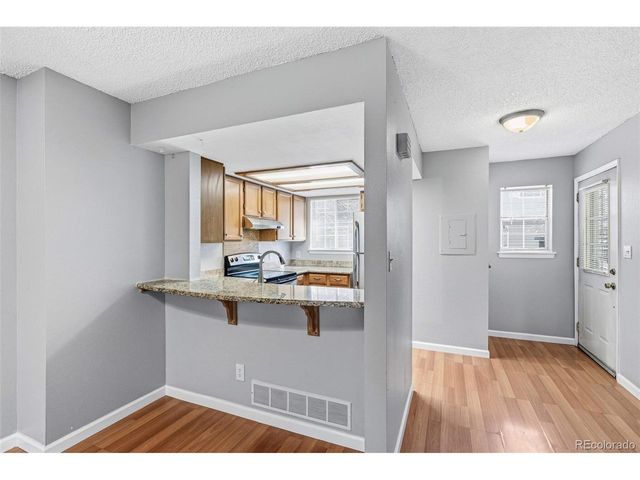 1937 S Balsam St, Lakewood, CO 80227