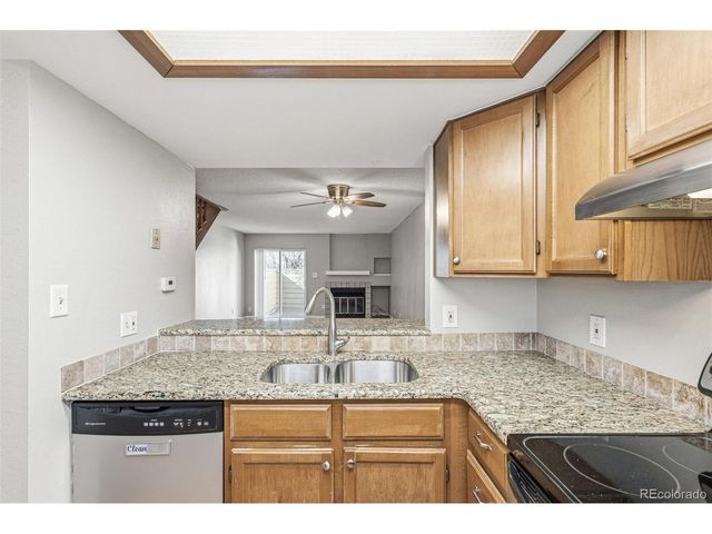 1937 S Balsam St, Lakewood, CO 80227