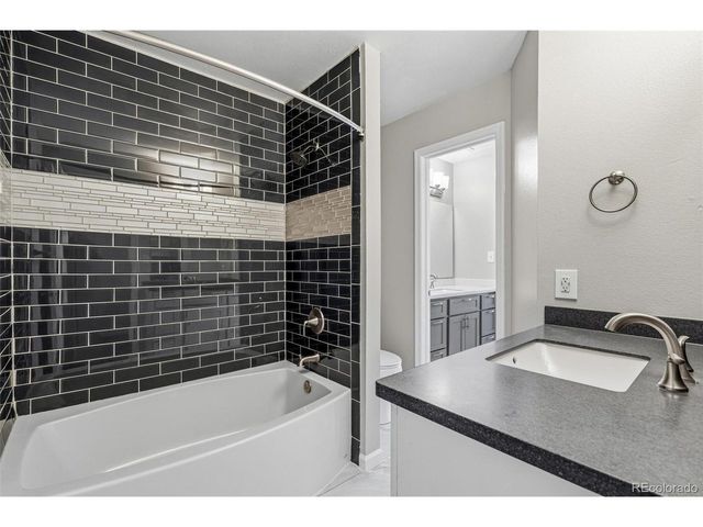 1937 S Balsam St, Lakewood, CO 80227