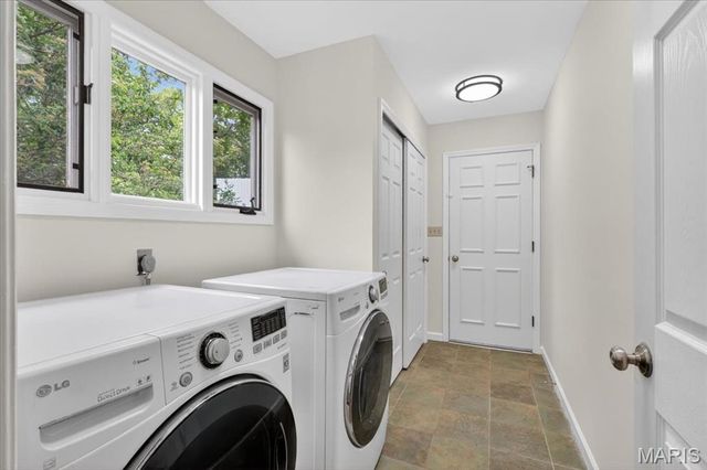 800 Bridlebrook Lane, Kirkwood, MO 63122
