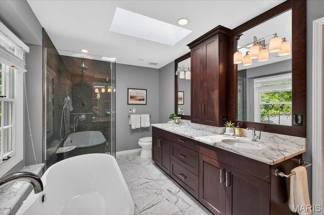 800 Bridlebrook Lane, Kirkwood, MO 63122