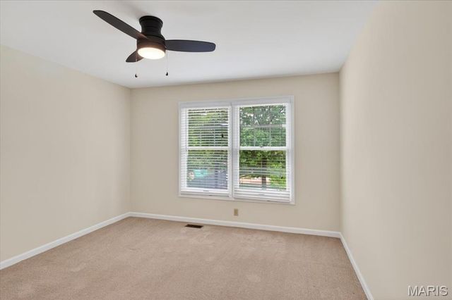 800 Bridlebrook Lane, Kirkwood, MO 63122