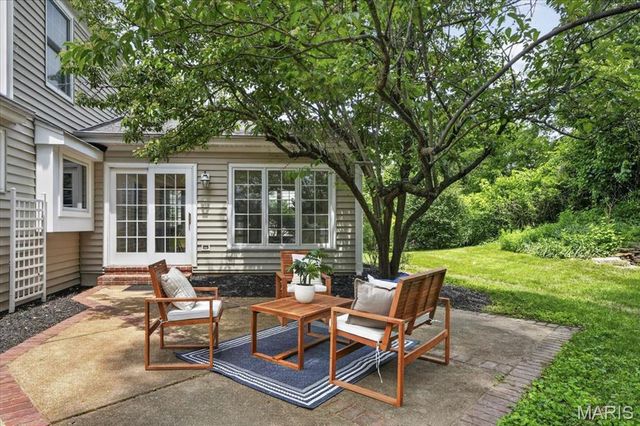800 Bridlebrook Lane, Kirkwood, MO 63122