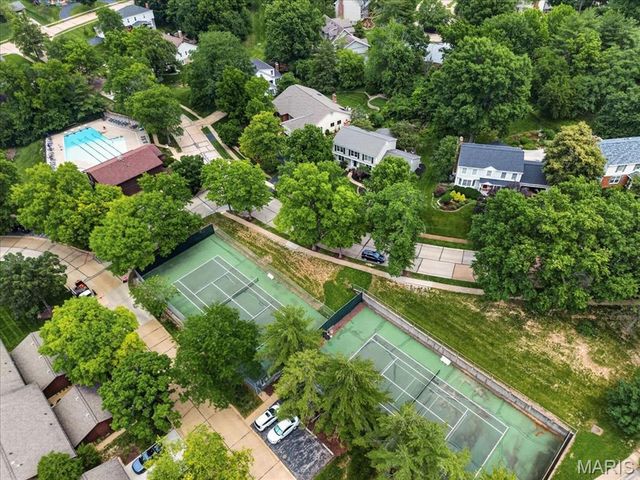 800 Bridlebrook Lane, Kirkwood, MO 63122