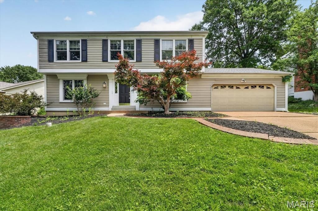800 Bridlebrook Lane, Kirkwood, MO 63122