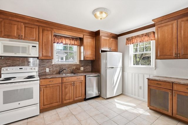64 Greene Street, North Andover, MA 01845