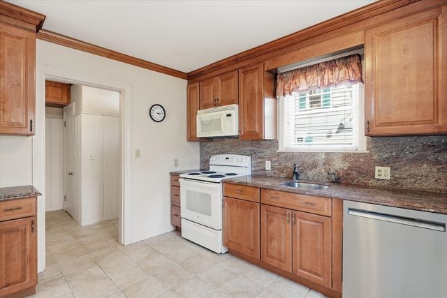 64 Greene Street, North Andover, MA 01845