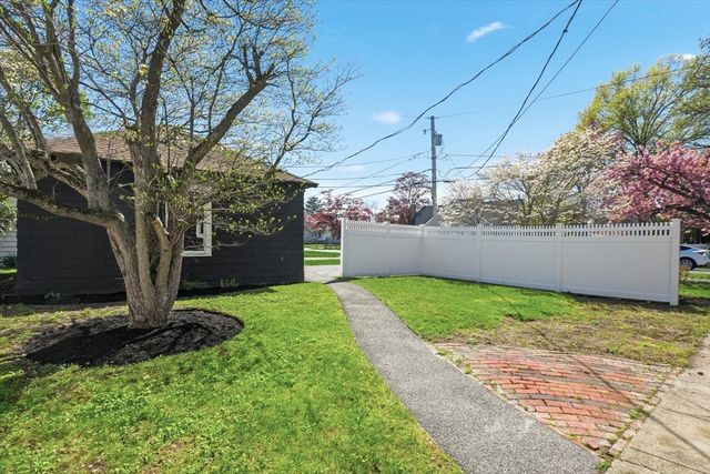 64 Greene Street, North Andover, MA 01845
