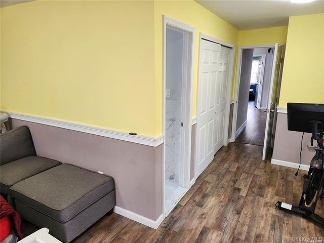 21 Nassau Place, Hempstead, NY 11550
