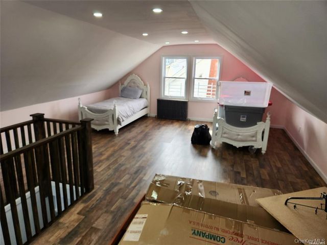 21 Nassau Place, Hempstead, NY 11550