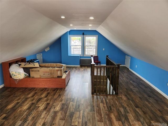 21 Nassau Place, Hempstead, NY 11550