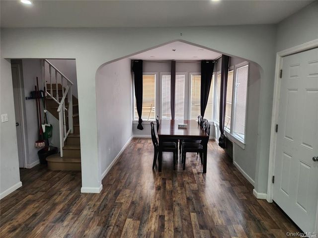 21 Nassau Place, Hempstead, NY 11550