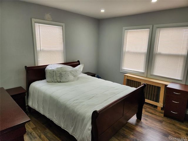 21 Nassau Place, Hempstead, NY 11550