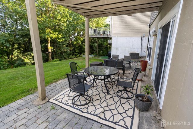 16 Biesiada Court, Sayreville, NJ 08859